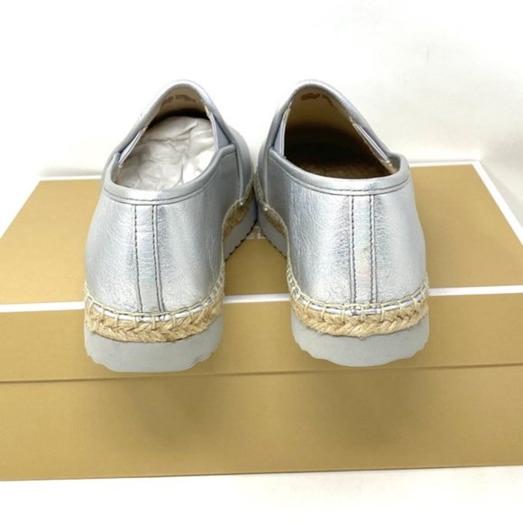 💖MEGA SALE💖🌿 NWT Michael Kors Hastings Slip On 7 Metallic Silver 40R8HTFP2M - Picture 15 of 16